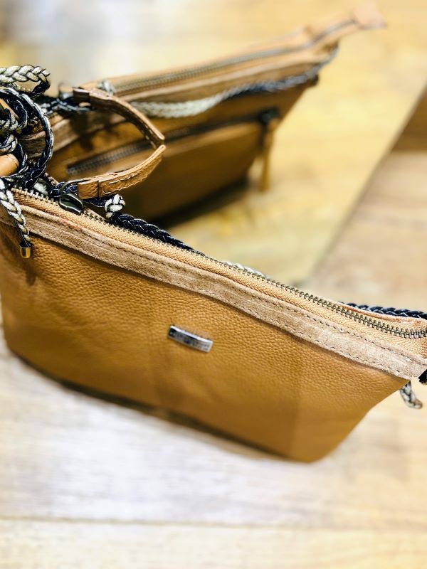 Pochette cuir GANGE camel LES TROPEZIENNES