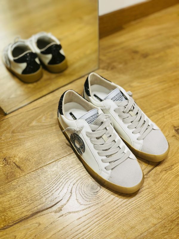 Basket noir et argent sale